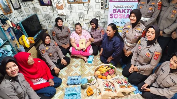 Polwan Polresta Bogor Kota kunjungi anak penderita obesitas yang ingin jadi Polwan