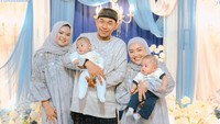 7 Potret Kenangan Mpok Alpa Bersama Suami dan 4 Anak