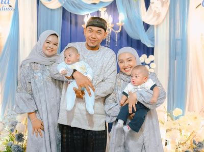 7 Potret Kenangan Mpok Alpa Bersama Suami dan 4 Anak