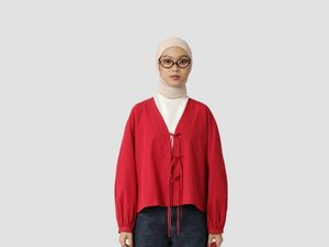 10 Inspirasi Hijab Merah Putih yang Stylish untuk Tampil Modis 10 Inspirasi Hijab Merah Putih yang Stylish untuk Tampil Modis