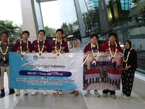 Hebat! Pelajar RI Boyong Emas & Perak di Olimpiade Ekonomi Dunia 2025 Hebat! Pelajar RI Boyong Emas & Perak di Olimpiade Ekonomi Dunia 2025