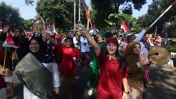 Warna-Warni Pawai ASN di Cibinong, Rayakan 80 Tahun Indonesia Merdeka