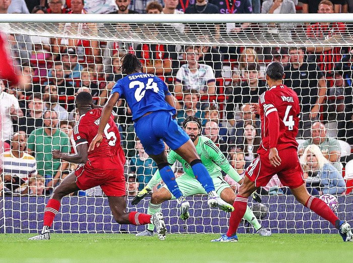LIVERPOOL, ENGLAND - AUGUST 15: Antoine Semenyo of Bournemouth scores a goal to make it 2-2 during the Premier League match between Liverpool and Bournemouth at Anfield on August 15, 2025 in Liverpool, England. (Photo by Robbie Jay Barratt - AMA/Getty Images)