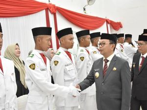 Bupati Soppeng Kukuhkan 73 Anggota Paskibra untuk Upacara HUT ke-80 RI Bupati Soppeng Kukuhkan 73 Anggota Paskibra untuk Upacara HUT ke-80 RI