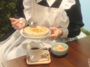 Unik Banget! Di Kafe Ini Pengunjung Bisa Tukar Peran Jadi Pelayan Unik Banget! Di Kafe Ini Pengunjung Bisa Tukar Peran Jadi Pelayan