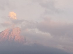 Gunung Semeru Kembali Erupsi, Kolom Abu Capai 1.000 Meter