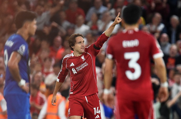 Soccer Football - Premier League - Liverpool v AFC Bournemouth - Anfield, Liverpool, Britain - August 15, 2025 Liverpools Federico Chiesa celebrates scoring their third goal REUTERS/Peter Powell EDITORIAL USE ONLY. NO USE WITH UNAUTHORIZED AUDIO, VIDEO, DATA, FIXTURE LISTS, CLUB/LEAGUE LOGOS OR LIVE SERVICES. ONLINE IN-MATCH USE LIMITED TO 120 IMAGES, NO VIDEO EMULATION. NO USE IN BETTING, GAMES OR SINGLE CLUB/LEAGUE/PLAYER PUBLICATIONS. PLEASE CONTACT YOUR ACCOUNT REPRESENTATIVE FOR FURTHER DETAILS..