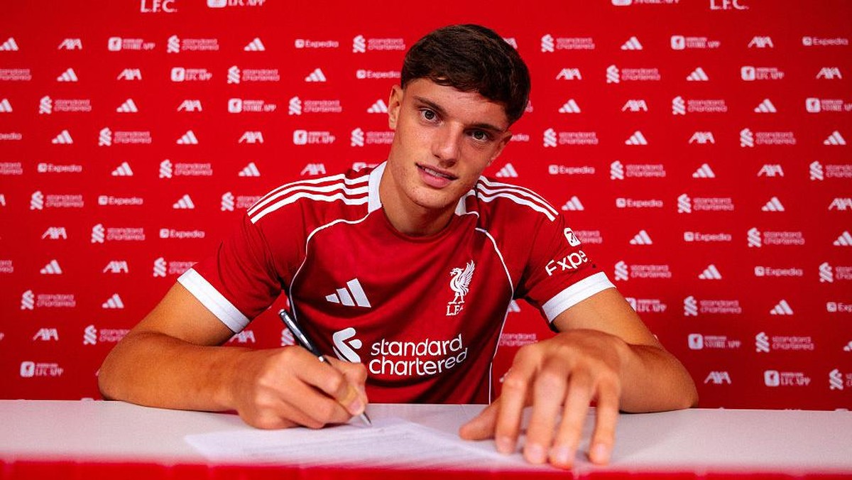 Giovanni Leoni resmi bergabung dengan Liverpool. Foto: Liverpool FC via Getty Images/Nikki Dyer - LFC