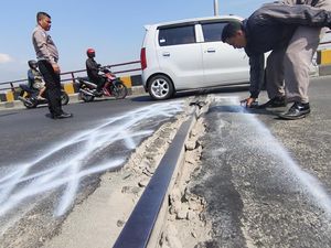 Hati-Hati Saat Melintas! Girder Jembatan Porong Sidoarjo Renggang Hati-Hati Saat Melintas! Girder Jembatan Porong Sidoarjo Renggang