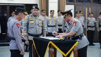 Momen Kapolri Lantik Komjen Dedi Prasetyo Sebagai Wakapolri