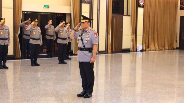 Kapolri Jenderal Listyo Sigit Prabowo resmi melantik Komisaris Jenderal (Komjen) Dedi Prasetyo menjadi Wakil Kepala Kepolisian RI (Wakapolri) pada Sabtu (16/8).