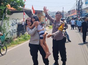 Sedang Gelar Pasar Murah, Polisi Bantu Padamkan Kebakaran Warung di Tangsel