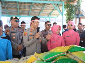 Sambut HUT RI, Polres Probolinggo Kota Gelar Baksos di Pulau Gili Ketapang Sambut HUT RI, Polres Probolinggo Kota Gelar Baksos di Pulau Gili Ketapang