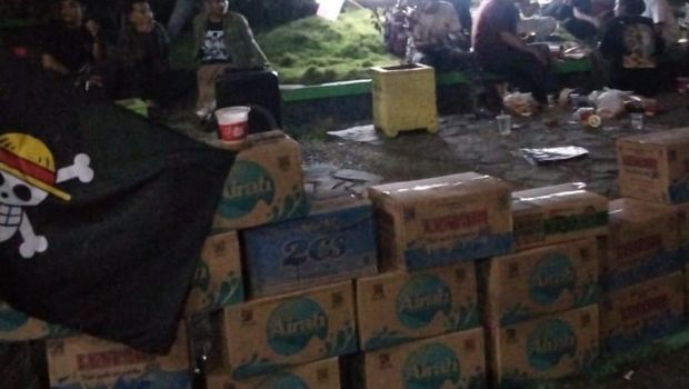 Posko warga Bone untuk mempersiapkan aksi menolak kenaikan PBB hingga 300 persen. (dok.isimewa)