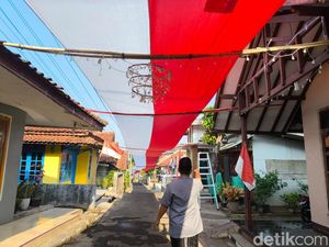 Satu Kilometer Merah Putih yang Membentang Indah di Sukamulya Kuningan Satu Kilometer Merah Putih yang Membentang Indah di Sukamulya Kuningan