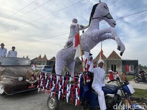 Unik, Ada Pangeran Diponegoro hingga Tank Keliling Desa Saat HUT RI Unik, Ada Pangeran Diponegoro hingga Tank Keliling Desa Saat HUT RI