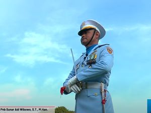 Kolonel PnB Sunar Adi Wibowo Jadi Komandan Upacara Penurunan Bendera di Istana