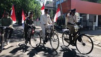 Konvoi Sepeda Ontel Warnai Perayaan HUT ke-80 RI di Mataram