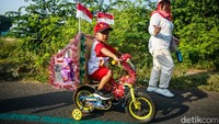 Kreatif, Warga Bekasi Arak Sepeda Hias Bernuansa Merah Putih