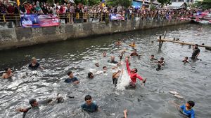 Lomba Tangkap Bebek di Aceh Meriahkan HUT ke-80 RI