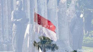 Memperingati Detik-detik Kemerdekaan di Tugu Proklamasi