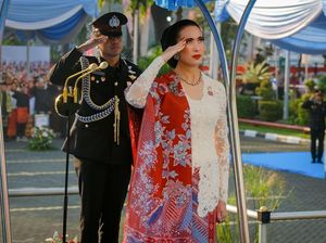 Momen Menpar Widiyanti Putri Berkebaya Merah Putih Saat HUT ke-80 RI