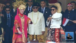 Momen Silet Open Up Bikin Prabowo Turun Joget Tabola Bale di HUT ke-80 RI
