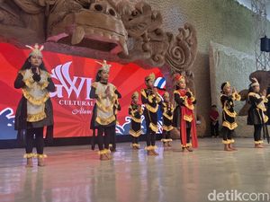 Ratusan Siswa SD Meriahkan Parade Budaya di GWK Ratusan Siswa SD Meriahkan Parade Budaya di GWK