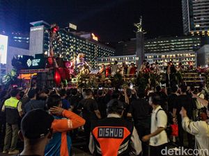 Video: Antusias Warga Saksikan Karnaval HUT RI ke-80 di Bundaran HI