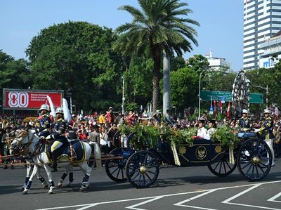 Potret Kereta Kencana Garuda Prabayaksa Bawa Bendera Dikawal 145 Pasukan Kuda