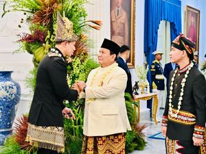 AHY Ungkap Isi Obrolan dengan Prabowo di Sela Upacara HUT Ke-80 RI AHY Ungkap Isi Obrolan dengan Prabowo di Sela Upacara HUT Ke-80 RI