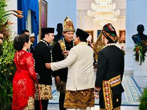 Momen Prabowo Ngobrol Bareng AHY dan Ibas di Sela Upacara HUT RI Momen Prabowo Ngobrol Bareng AHY dan Ibas di Sela Upacara HUT RI