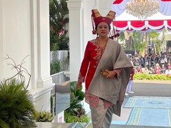 Puan Kenakan Pakaian Adat Minangkabau di Upacara HUT Ke-80 RI