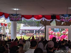 Disaksikan Prabowo, 218 Penari NTB Pukau Ribuan Tamu di Istana Merdeka Disaksikan Prabowo, 218 Penari NTB Pukau Ribuan Tamu di Istana Merdeka