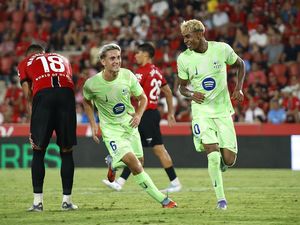 Barcelona Hajar 9 Pemain Mallorca 3-0 Barcelona Hajar 9 Pemain Mallorca 3-0