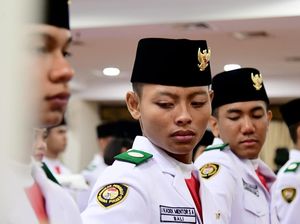 Ini Pembawa-Pembentang Bendera Merah Putih di Istana Merdeka, Dari Sekolah Mana? Ini Pembawa-Pembentang Bendera Merah Putih di Istana Merdeka, Dari Sekolah Mana?