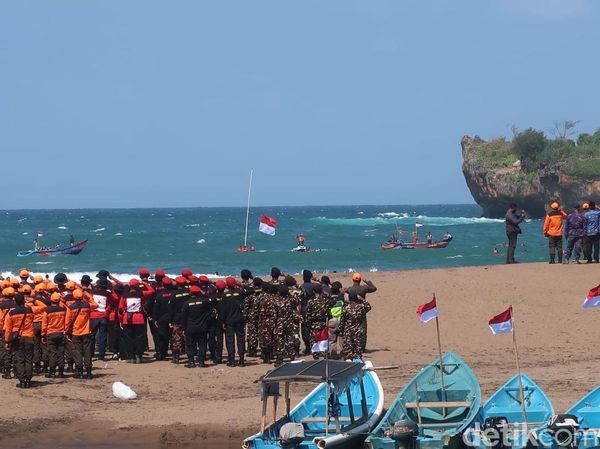 Melihat Lagi Kemeriahan HUT RI di Malioboro Jogja hingga Laut Pantai Baron