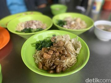 Viral di Tebet! Ini Mie Ayam Jamur Racikan Mantan Chef Restoran