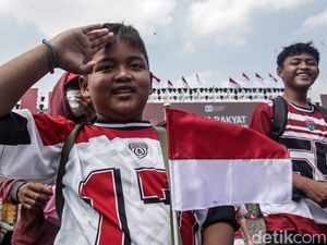 Warga Padati Monas Peringati Detik-detik Proklamasi RI