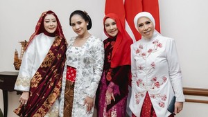 Foto: Adu Pesona Artis Berkebaya saat HUT Ke-80 RI di Istana Merdeka