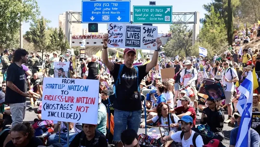 Aksi Raksasa di Tel Aviv: Desakan Akhiri Perang Gaza