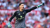 MU kini mempercayakan Altay Bayindir di awal musim ini (Getty Images/Michael Regan)