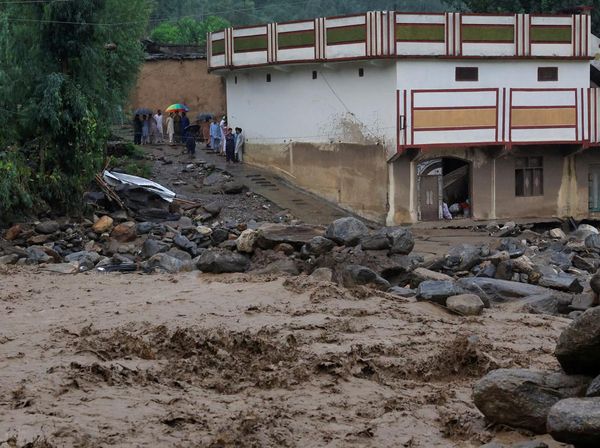 Badai Hantam Pakistan, Bayshonai Kalay Kebanjiran