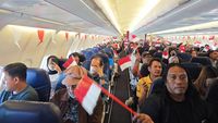 Potret Kru dan Penumpang Batik Air Rayakan HUT RI ke-80 di Udara