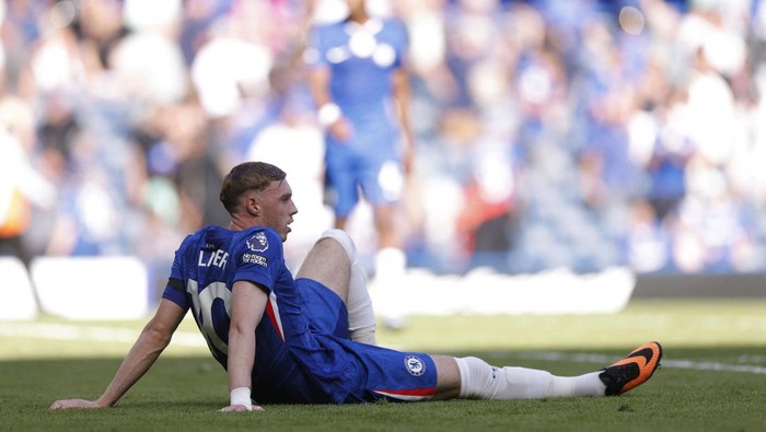 Soccer Football - Premier League - Chelsea v Crystal Palace - Stamford Bridge, London, Britain - August 17, 2025 Chelseas Cole Palmer reacts after the match Action Images via Reuters/Andrew Couldridge EDITORIAL USE ONLY. NO USE WITH UNAUTHORIZED AUDIO, VIDEO, DATA, FIXTURE LISTS, CLUB/LEAGUE LOGOS OR LIVE SERVICES. ONLINE IN-MATCH USE LIMITED TO 120 IMAGES, NO VIDEO EMULATION. NO USE IN BETTING, GAMES OR SINGLE CLUB/LEAGUE/PLAYER PUBLICATIONS. PLEASE CONTACT YOUR ACCOUNT REPRESENTATIVE FOR FURTHER DETAILS..