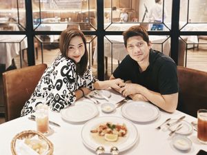 Romantis! Iko Uwais Bagikan Momen Makan Bareng Istri dan Keluarga Romantis! Iko Uwais Bagikan Momen Makan Bareng Istri dan Keluarga