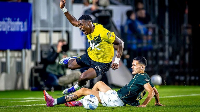 NAC Breda defender Cherrion Valerius and Fortuna Sittard defender Justin Hubner play during the match between NAC and Fortuna Sittard at the Rat Verlegh Stadium for the Dutch Vriendenloterij Eredivisie season 2025-2026 in Breda, Netherlands, on August 17, 2025. (Photo by Marcel van Dorst/EYE4images/NurPhoto via Getty Images)