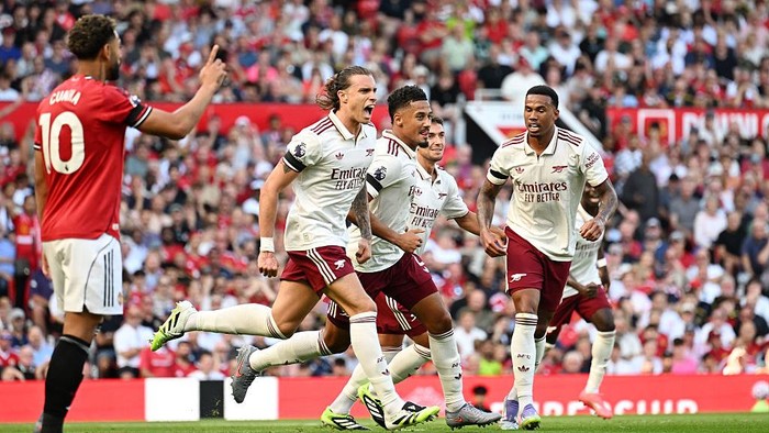 Arsenal Bikin Manchester United Gigit Jari di Old Trafford!
