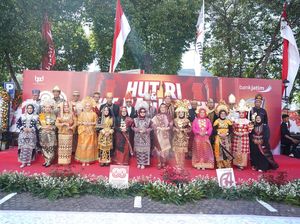 HUT ke-64, Bank Jatim Tampilkan Defile dan Gaungkan Semangat Kebersamaan HUT ke-64, Bank Jatim Tampilkan Defile dan Gaungkan Semangat Kebersamaan