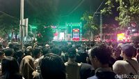 Ribuan Masyarakat Padati Jalan Gubernur Surya di Pesta Rakyat